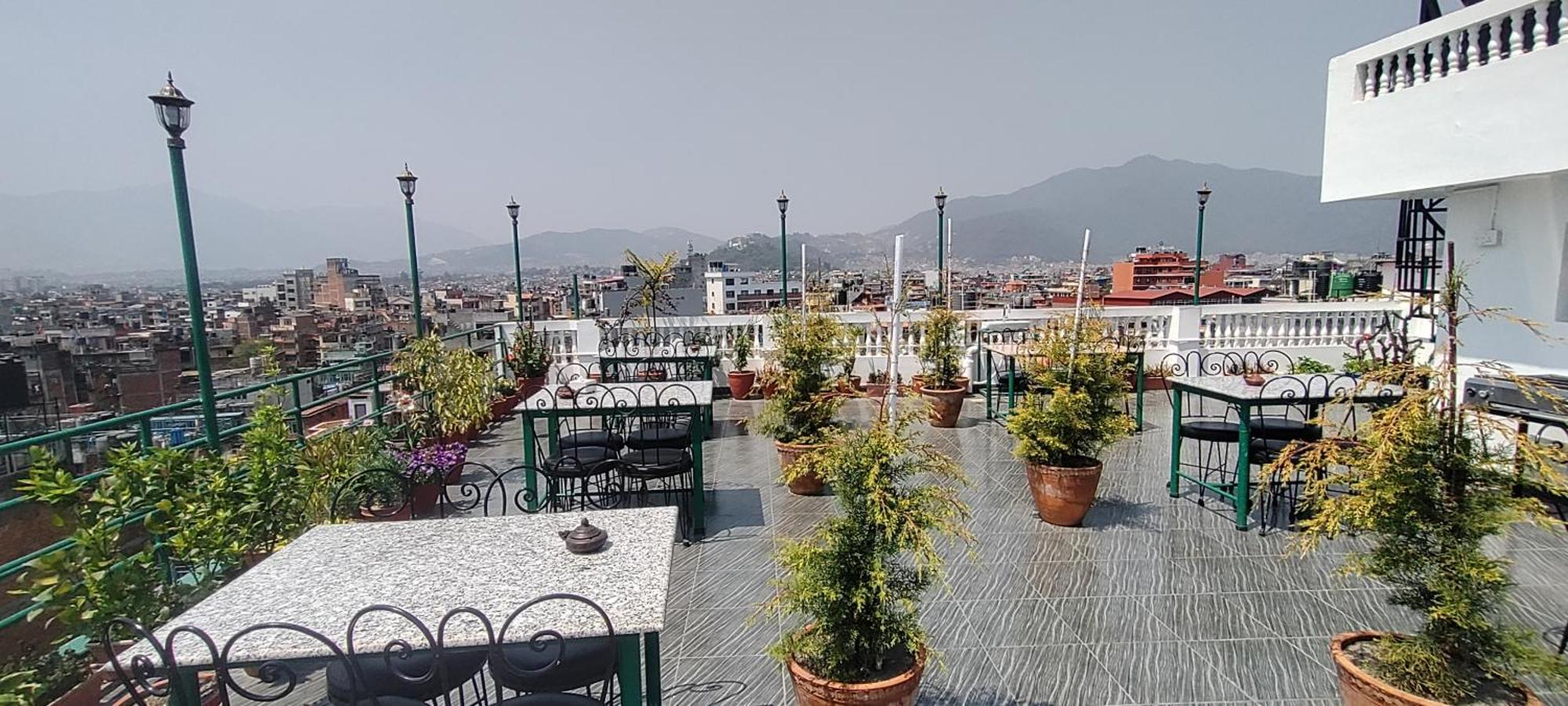 Hotel Nepalaya Catmandu Exterior foto